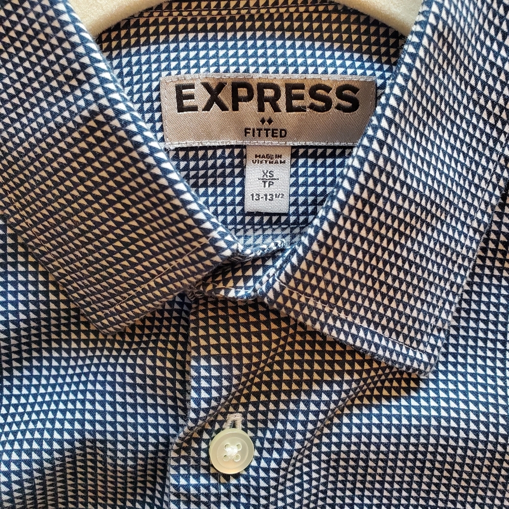 SOLD - Express Geometric Blue Button-up Dress Shirt (XS) EUC